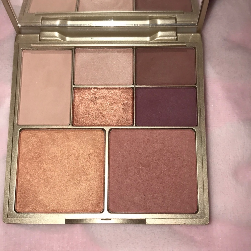 Stila eye and cheek pallete in medium/tan